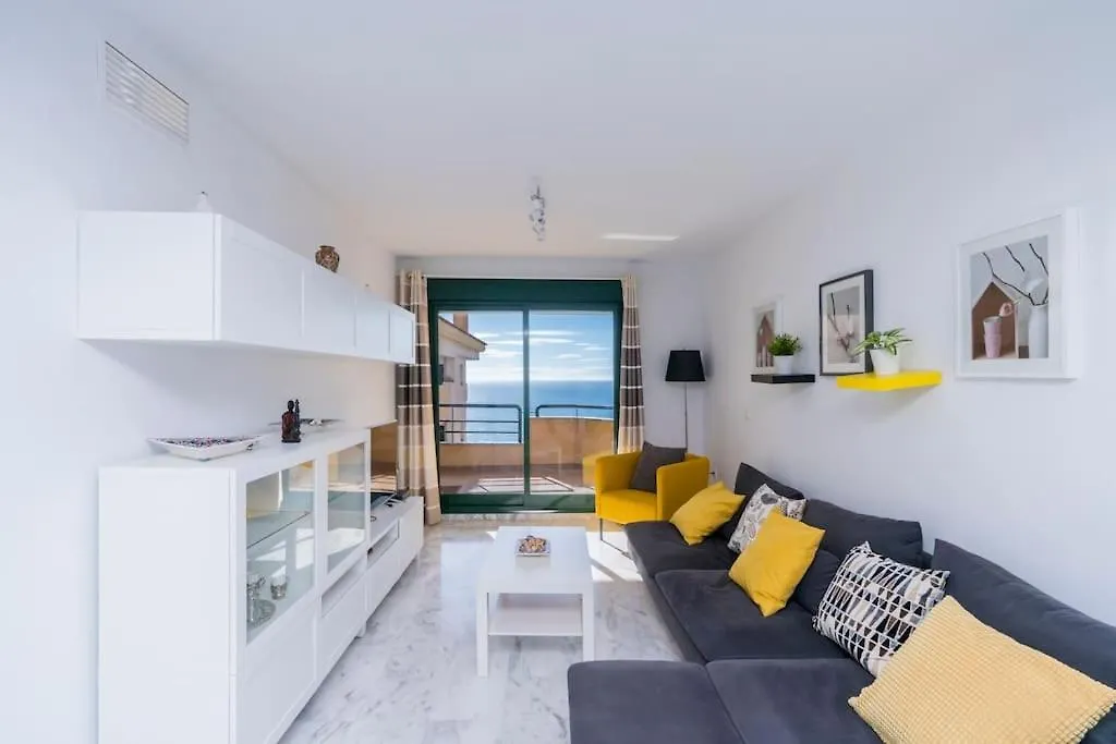 דירות בנאלמדנה 4 Bed Duplex With Stunning Sea Views