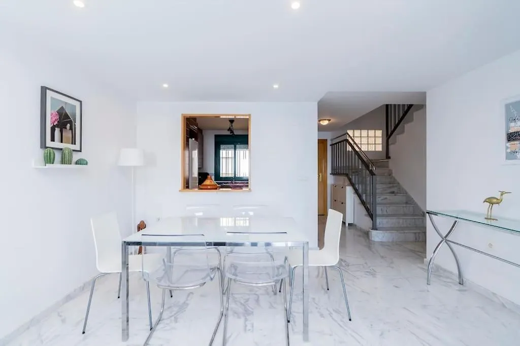 דירות בנאלמדנה 4 Bed Duplex With Stunning Sea Views